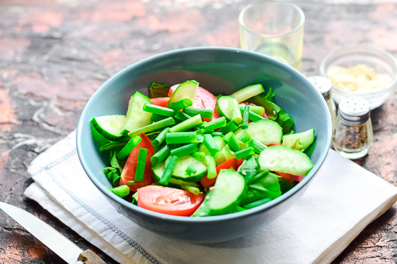 витаминный салат из овощей рецепт фото 5